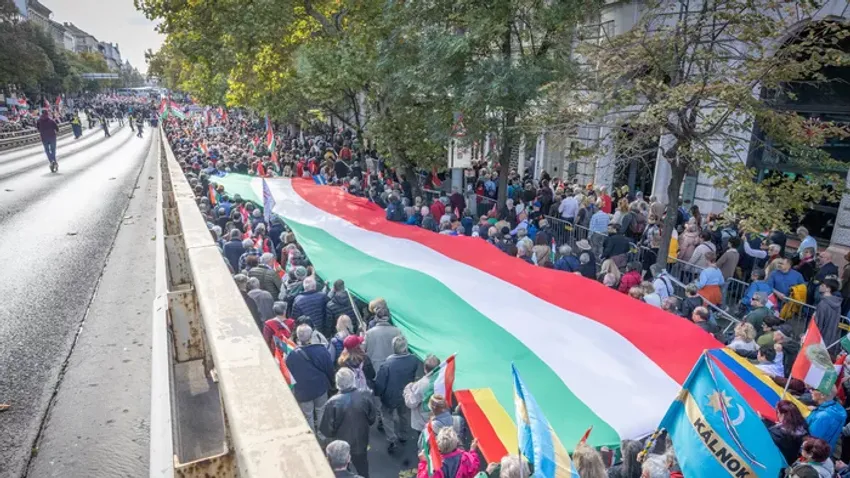 Itt követheted élőben a Békemenetet!