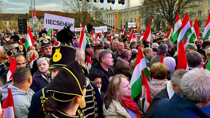 Gigantikus tömeg Nagykanizsán: Orbánt akarják az emberek
