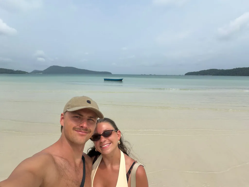 Ignácz Gergő és barátnője, Maxine féléves délkelet-ázsiai túrára indultak, útjukat spontán módon tervezik. (Koh Rong Samloem, Kambodzsa)