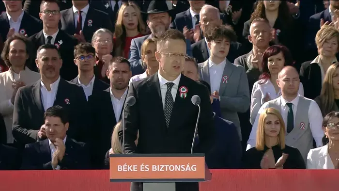 "Az ég egy adta világon semmivel sem tartozunk Ukrajnának, sem katonákkal, sem pénzzel, sem uniós tagsággal"