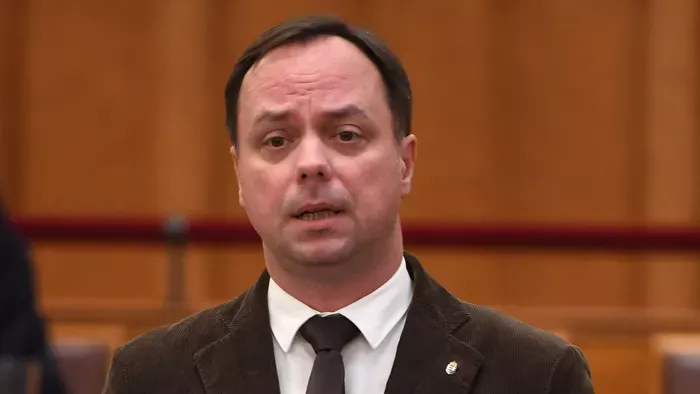 Nyitrai Zsolt: a nyugdíjasok helyzete becsületbeli ügy