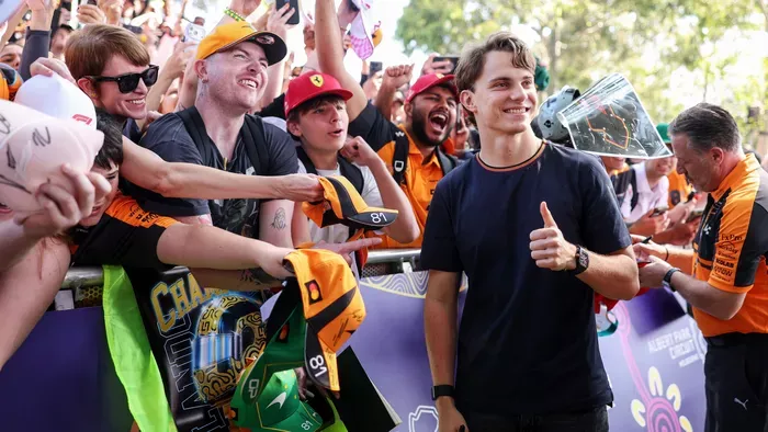 Kiakadtak a szurkolók a Forma-1 nyitányán