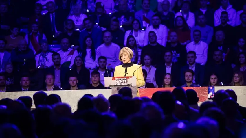 Kudlik Júlia is felszólalt a Háborúellenes Gyűlésen: Ne engedjük!