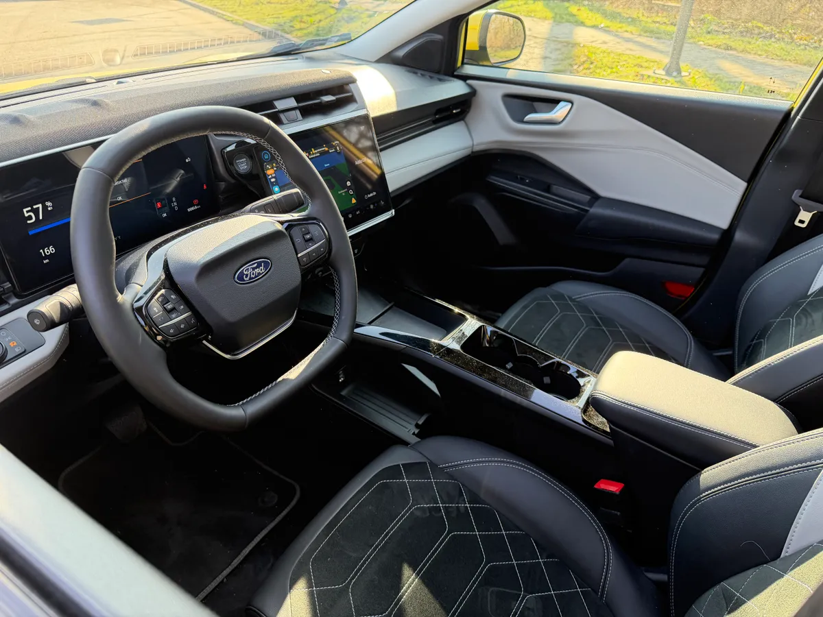 Ford Puma Gen-E teszt: egy kép az autó belsejéről.