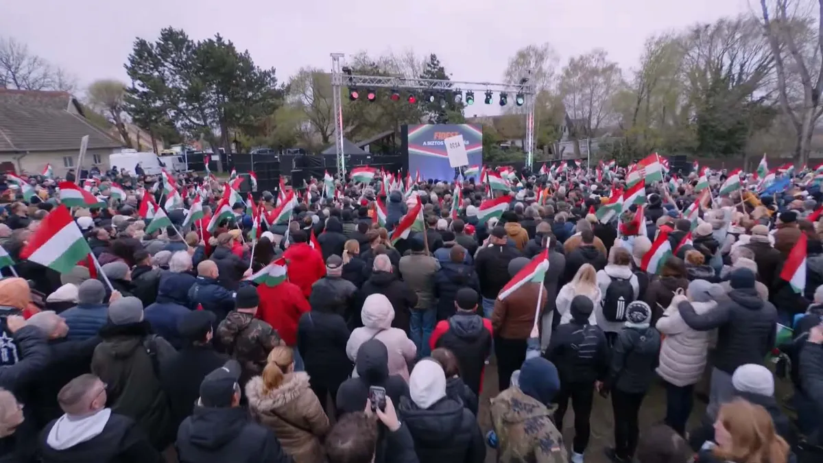 Hatalmas tömeg gyűlt össze az országjárás ócsai állomásán