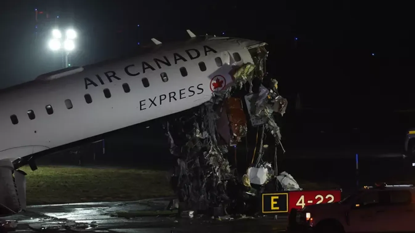 Halálos baleset a reptéren: ütközött a gép, mindkét pilóta belehalt a becsapódásba