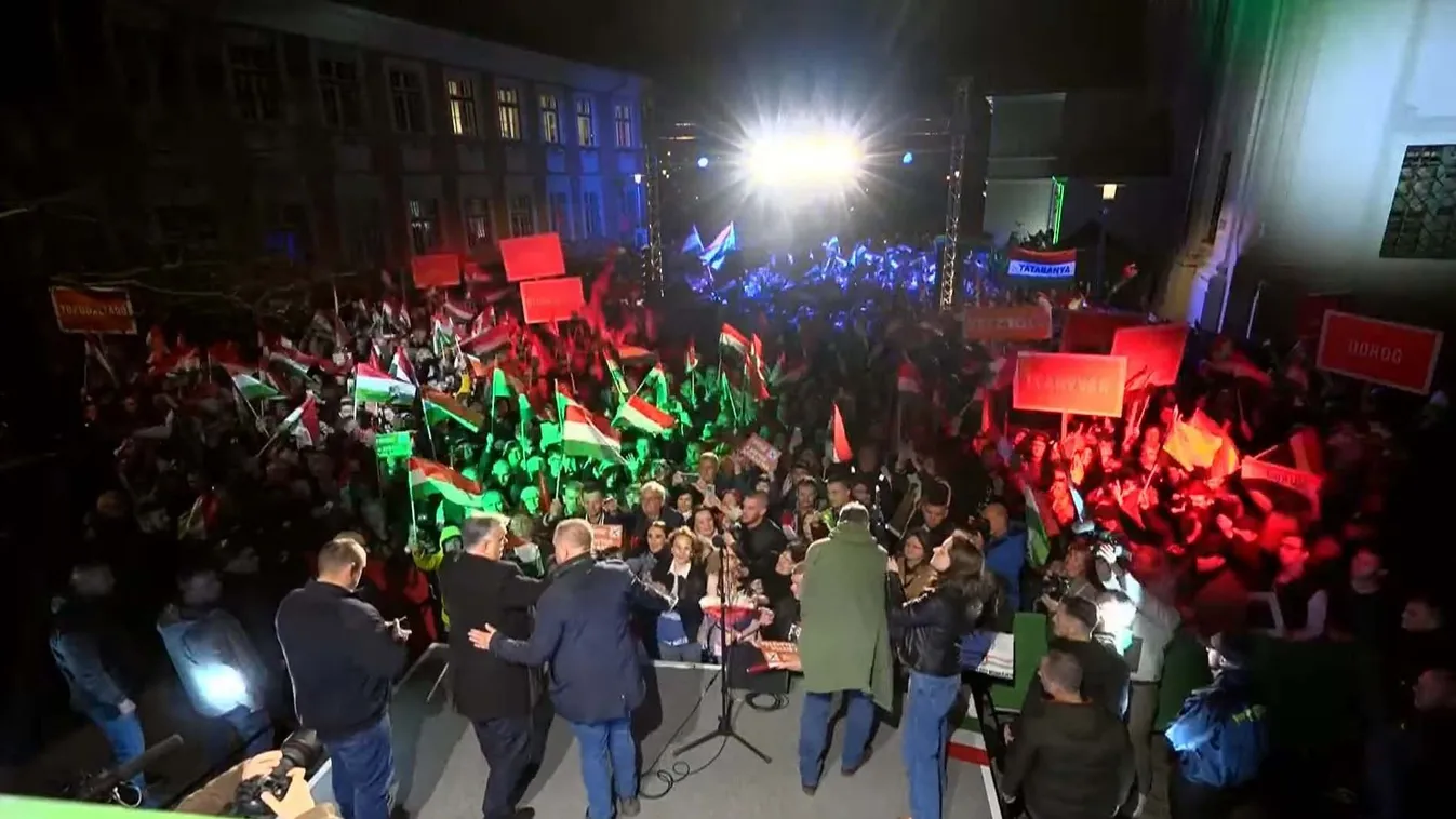 Eddig nem látott videó került elő: szabályosan szétszedte az esztergomi tömeg Orbán Viktort