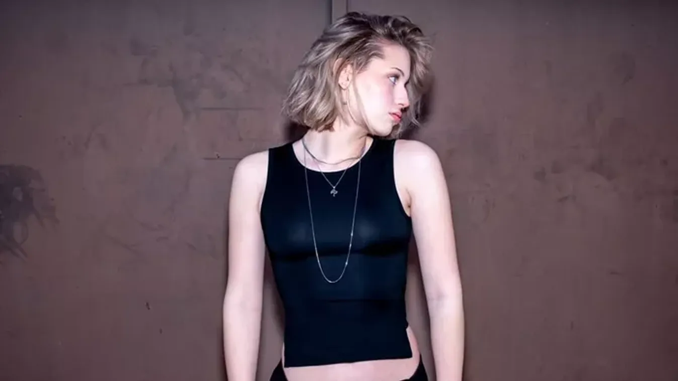 „A kamu lájkokért éltem, de most végre önmagamat látom a tükörben” – Dóri megjárta az internetfüggőség poklát