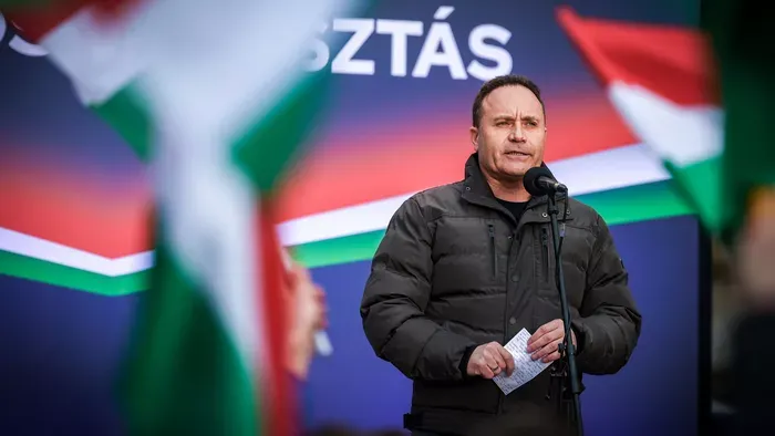 Takács Árpád: idehoznák a migránsokat és a pusztulást