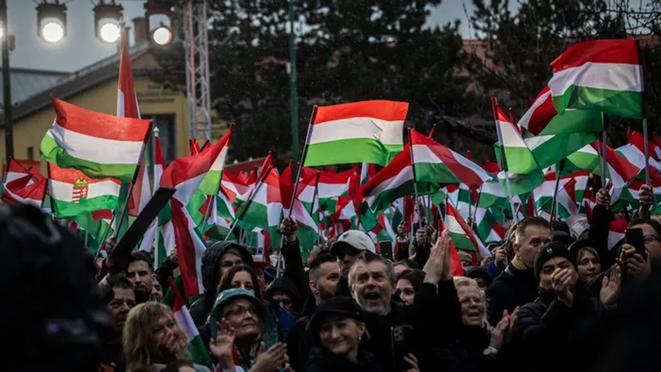 Orbán Viktor: Magasba a zászlókat! Fel, győzelemre!