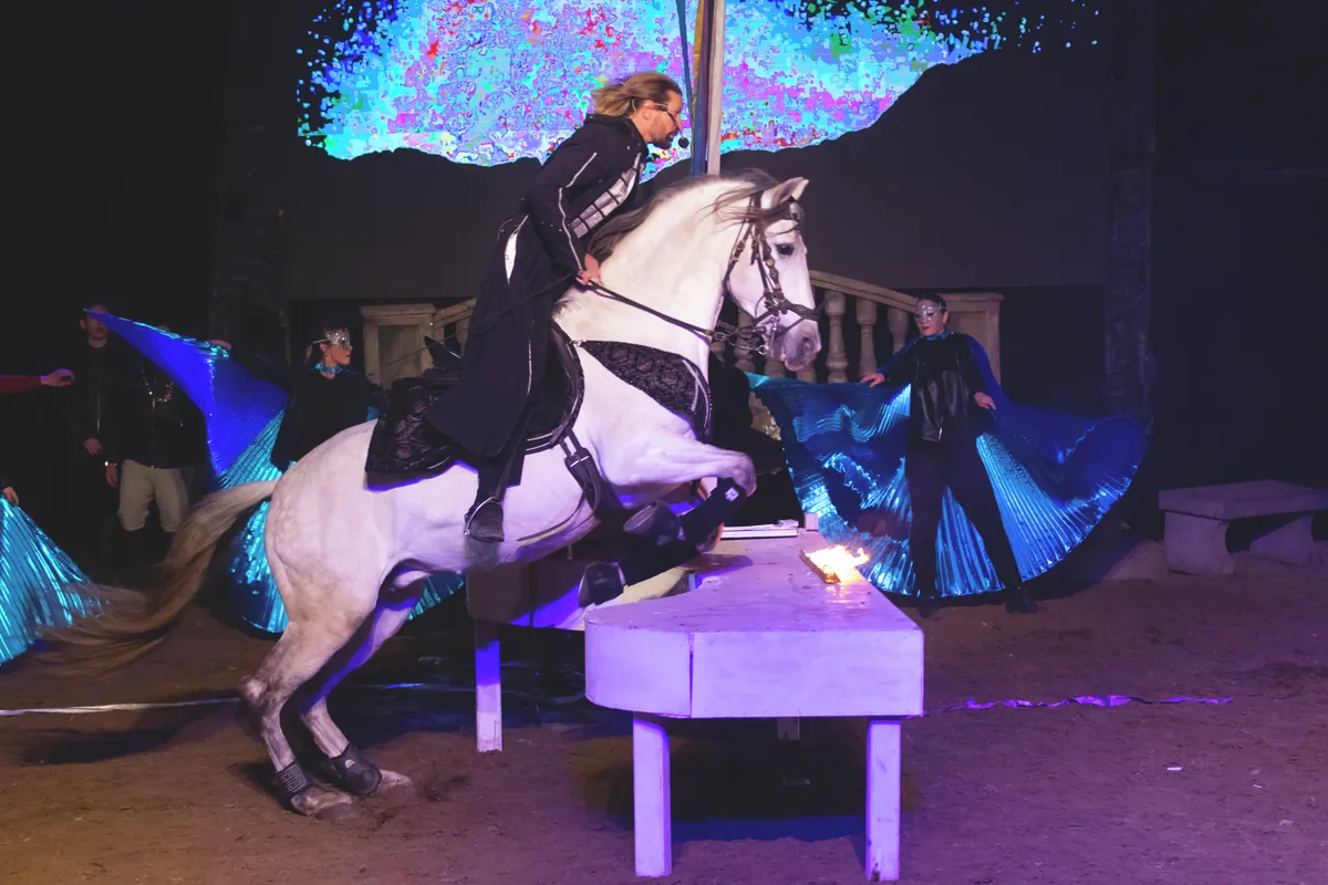 20250215_lovasszinhaz_MW_bulvar_06