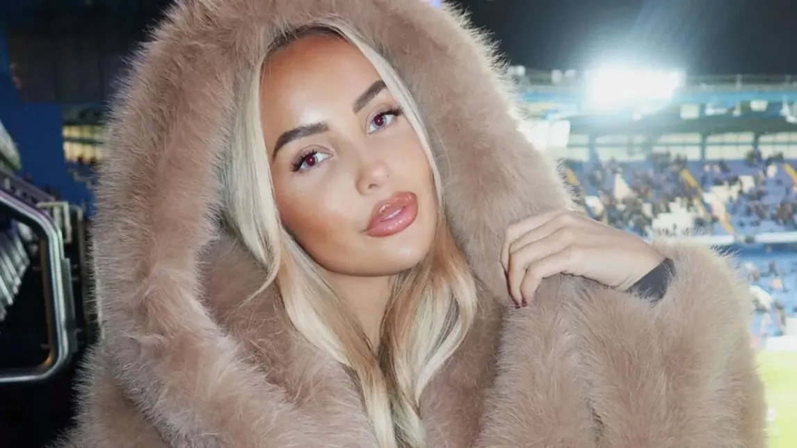 Cole Palmer barátnője, Olivia Holder igazi bombázó