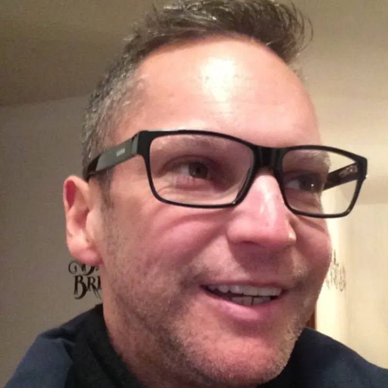 Bajzát Krisztián maga is leukémiás volt, gyógyulása után hozta létre az alapítványt