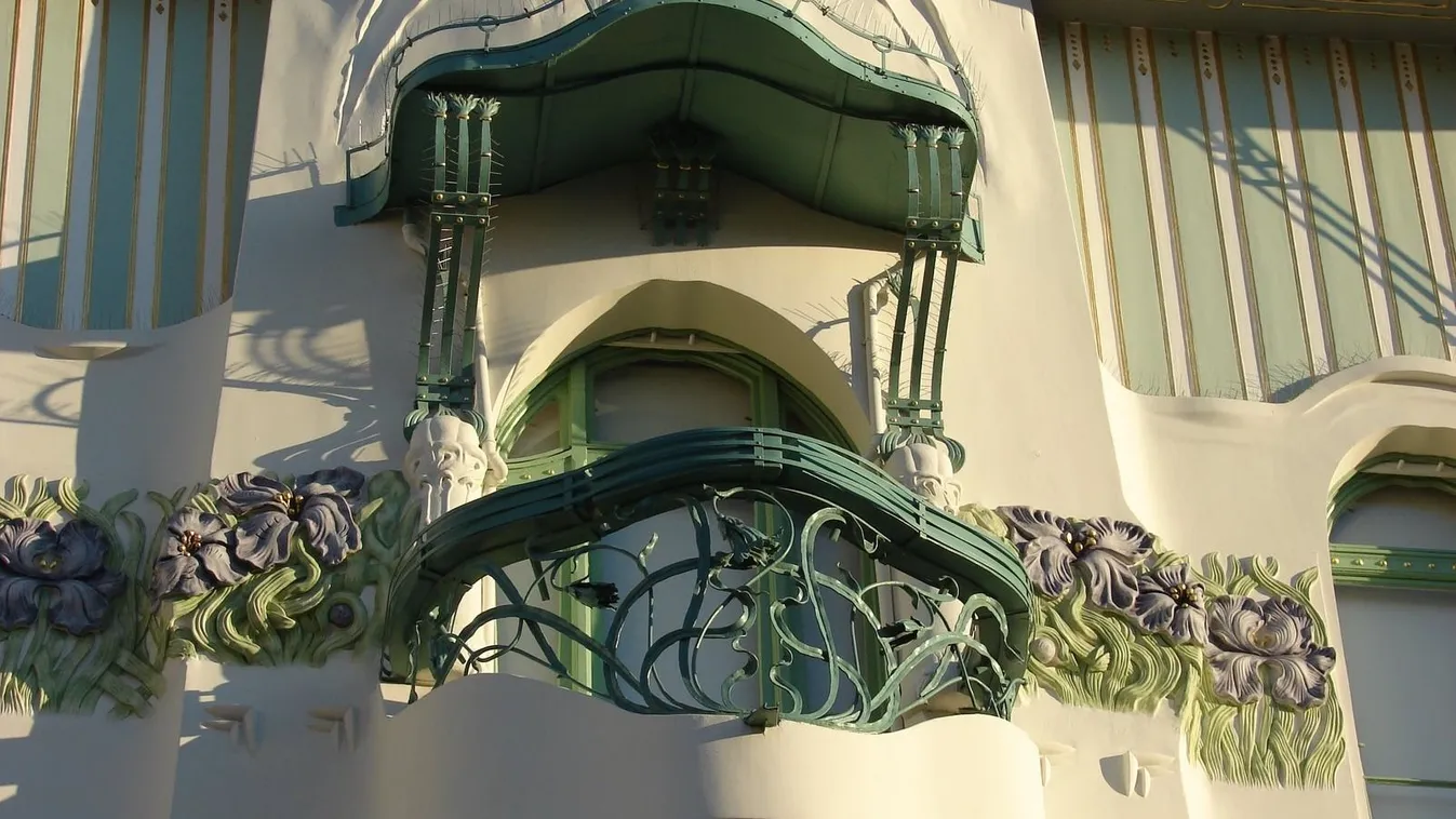 A szegedi Reök-palota finom szecessziós részletei.