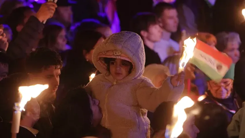 Képeken az országjárás dunaújvárosi állomása