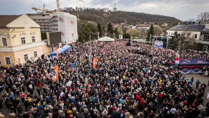 Újabb fotók az országjárásról: elképesztő, mennyien vannak