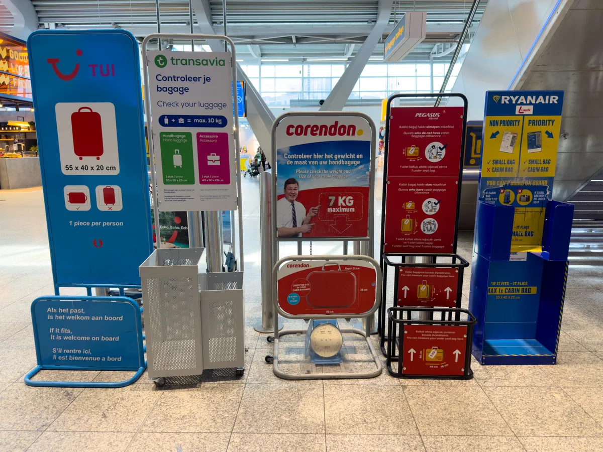 A légitársaság szigorúan veszi a Ryanair poggyászméretek betartását. 