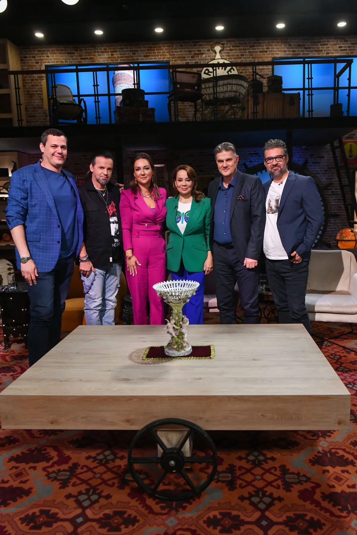 Csisztu Zsuzsi dédnagyszüleitől örökölt tárggyal érkezett a Kincsvadászok VIP-ba