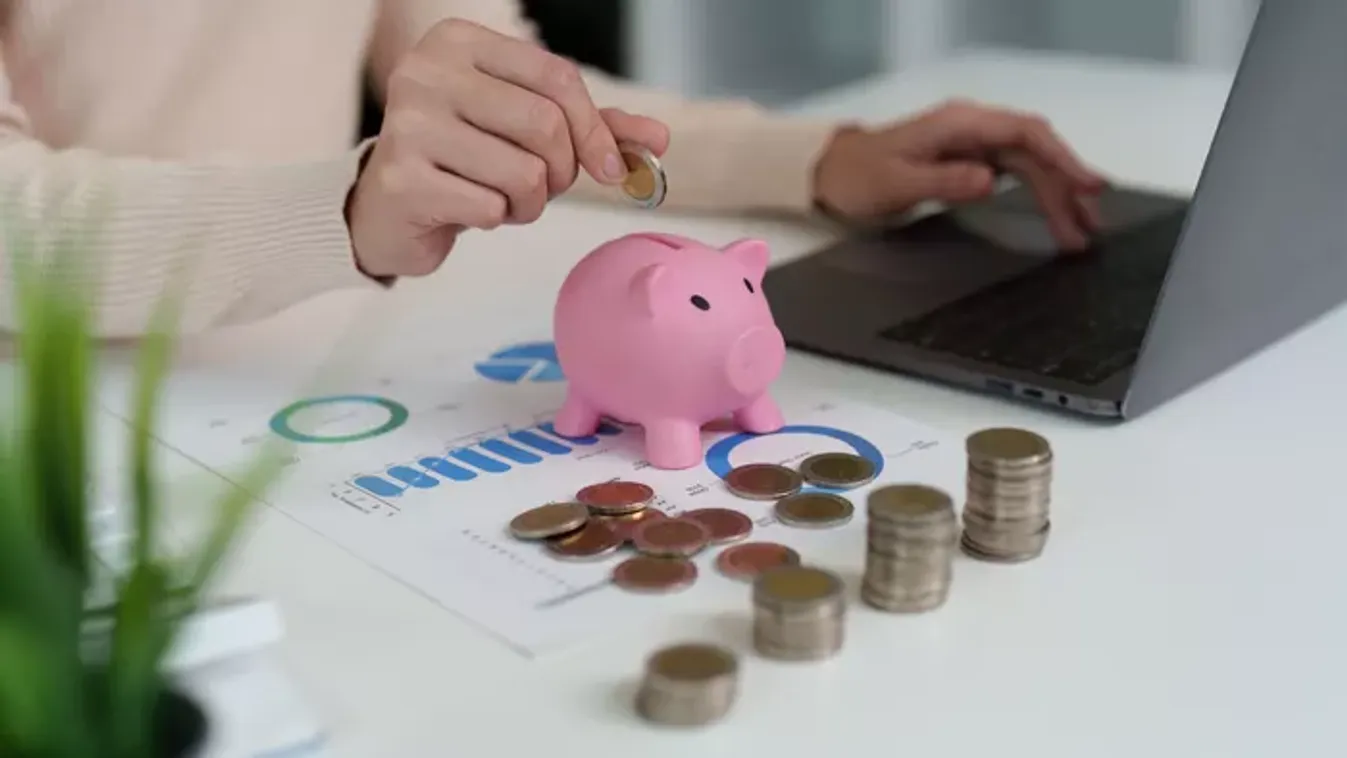 Megtakarítás mindenek felett: a fürdésen is spórolt, hogy törlessze hiteleit