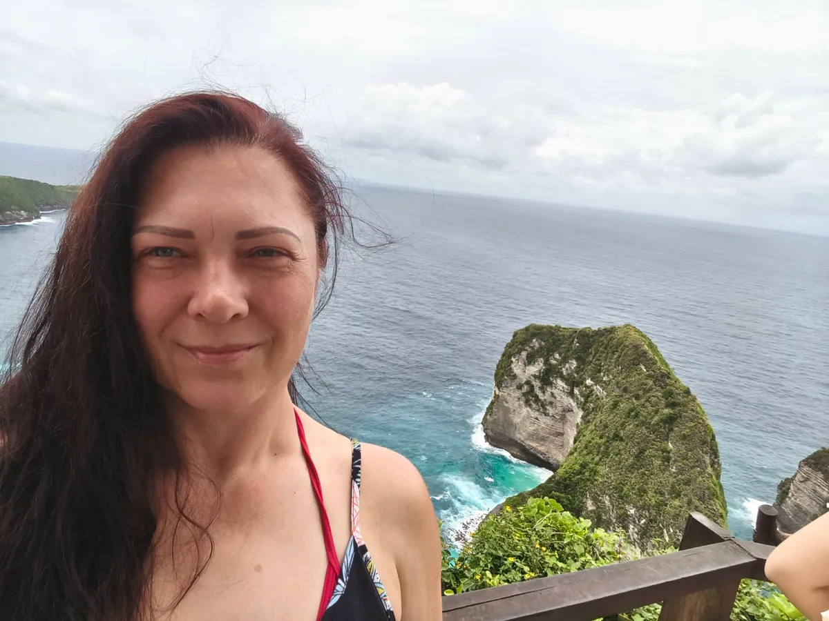 Szántai Éva és két kollágája pihenni mentek, de végül napokig szemetet szedtek az óceánparton 