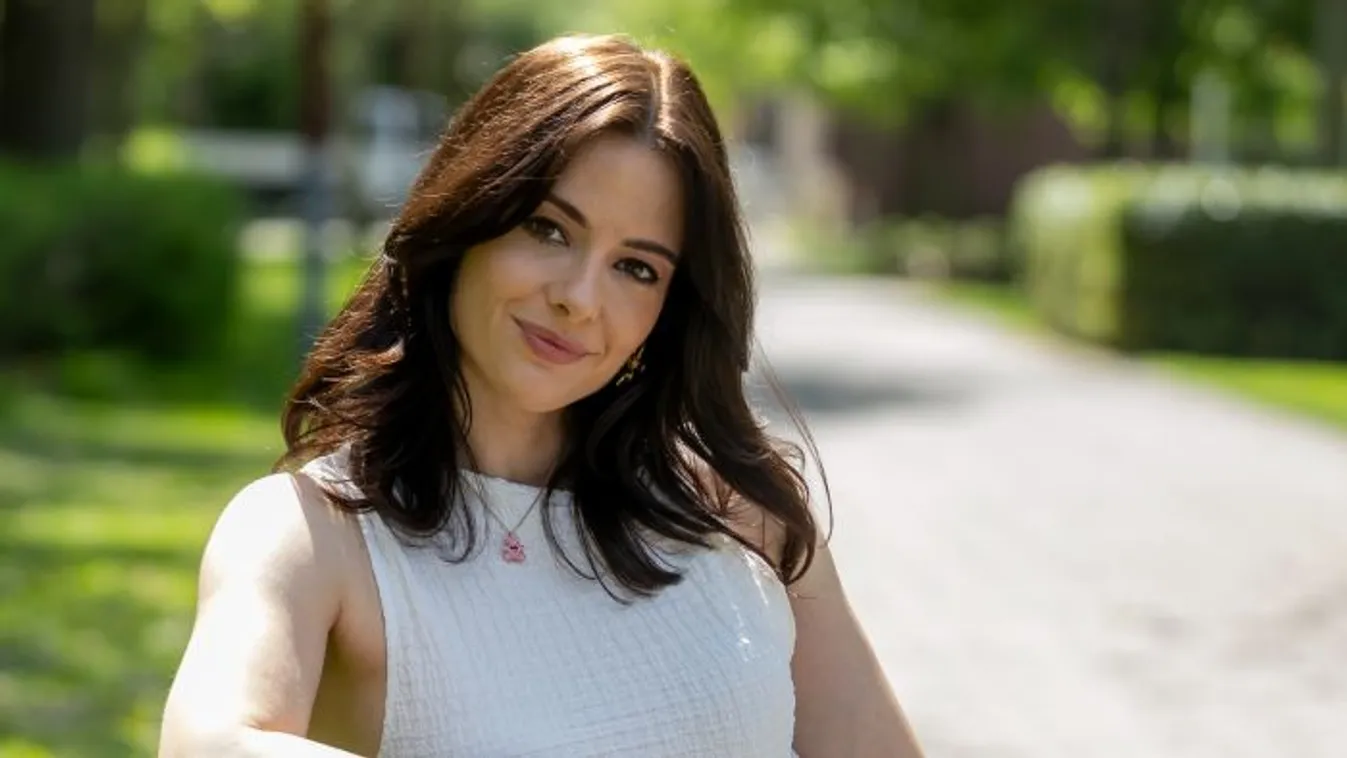 "Az én szőrös kisbabám" – különleges partnerrel forgatott Lola