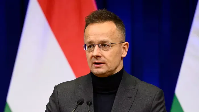 Szijjártó Péter: Bizonytalan a légtérnyitás a Közel-Keleten