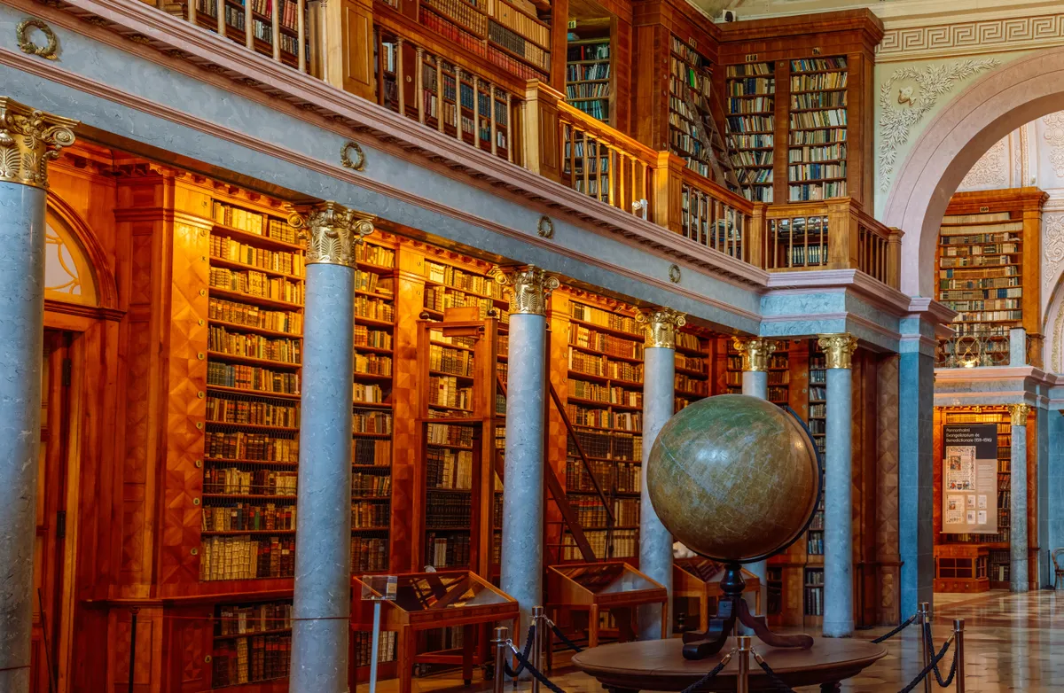 A pannonhalmi könyvtár a legszebb könyvtárak egyike Magyarországon. 