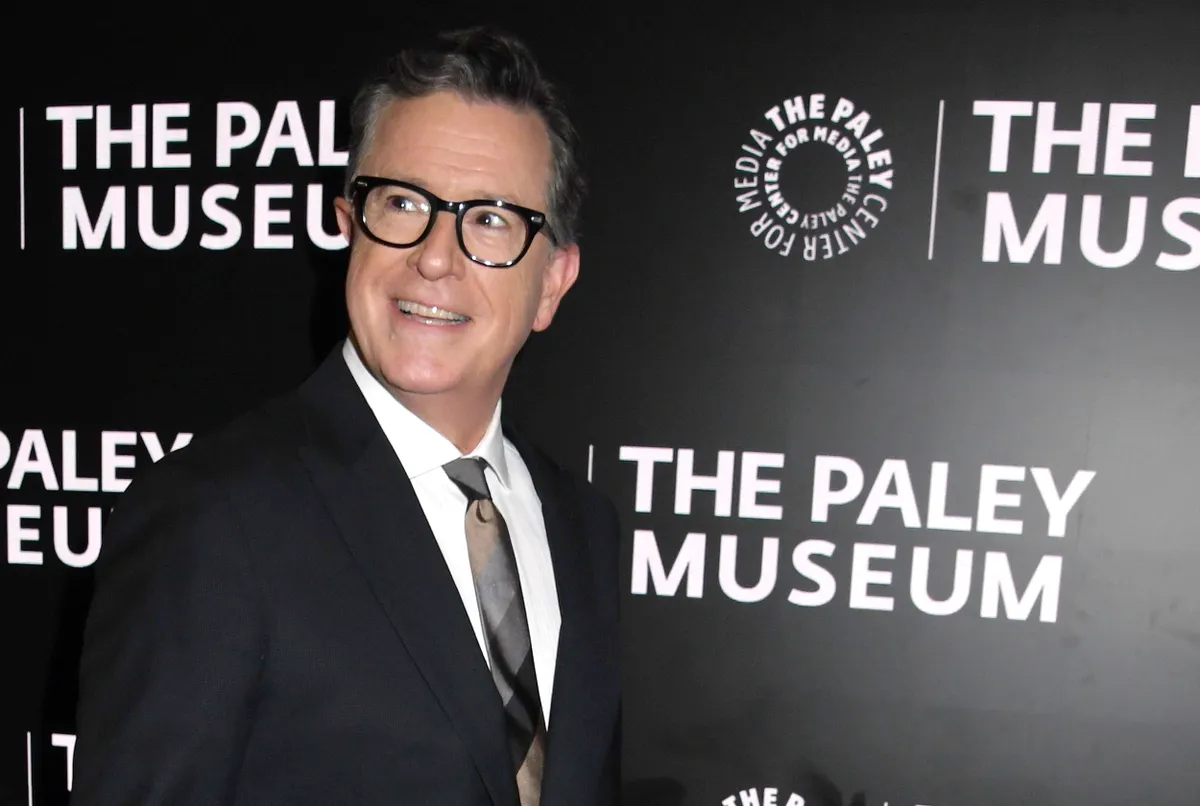 Stephen Colbert egy gálaeseményen.