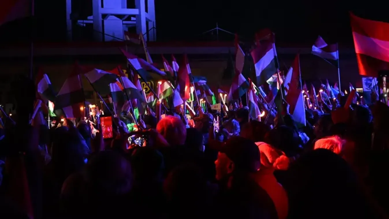 Ezt követelte a tömeg Orbán Viktor törökszentmiklósi országjárásán