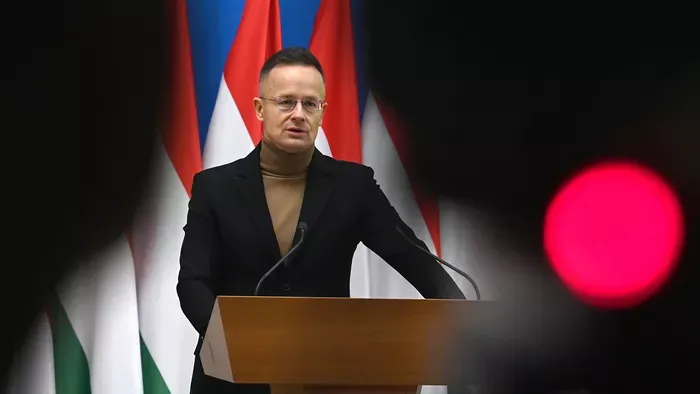 Szijjártó az olajblokádról: Ez merénylet ellenünk!