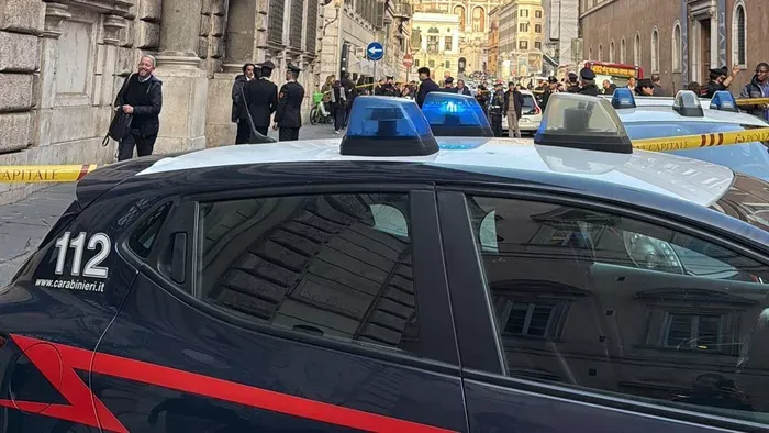 Rómában bombariadó volt a kormánypalotánál – fotó