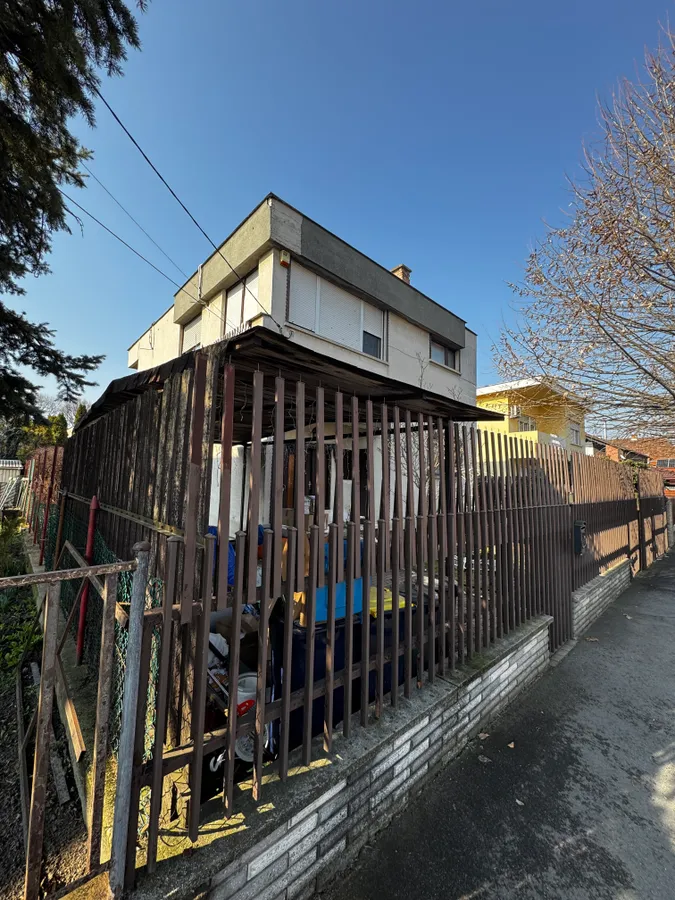 Zámbó Jimmy háza elkelt.