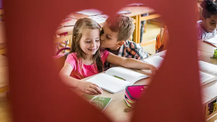 Szívecskék a naplóban – amikor a gyereked szerelmes lesz