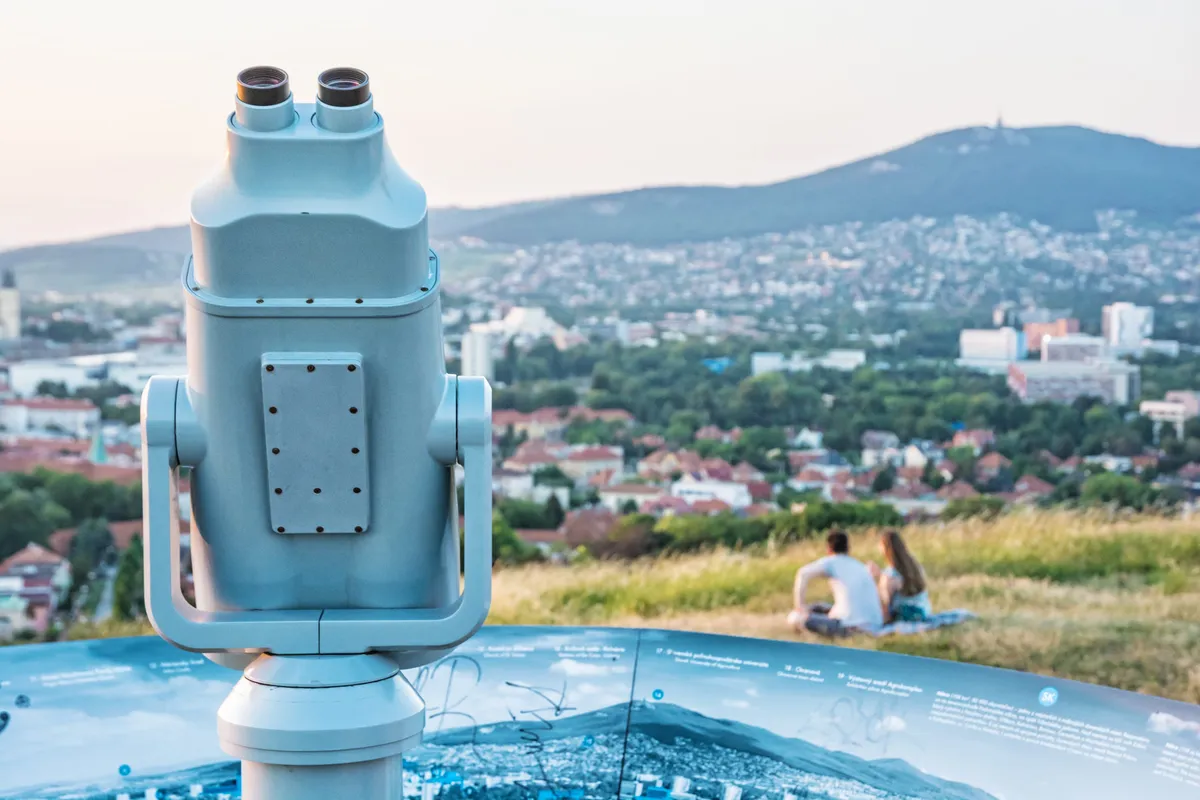 legszebb kilátókból távcsővel csodálhatjuk a panorámát