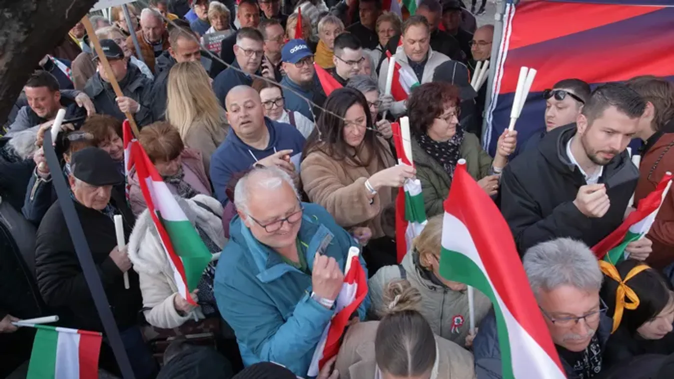"A tér már fullos Dunaújvárosban" - Orbán Viktort rengetegen várják