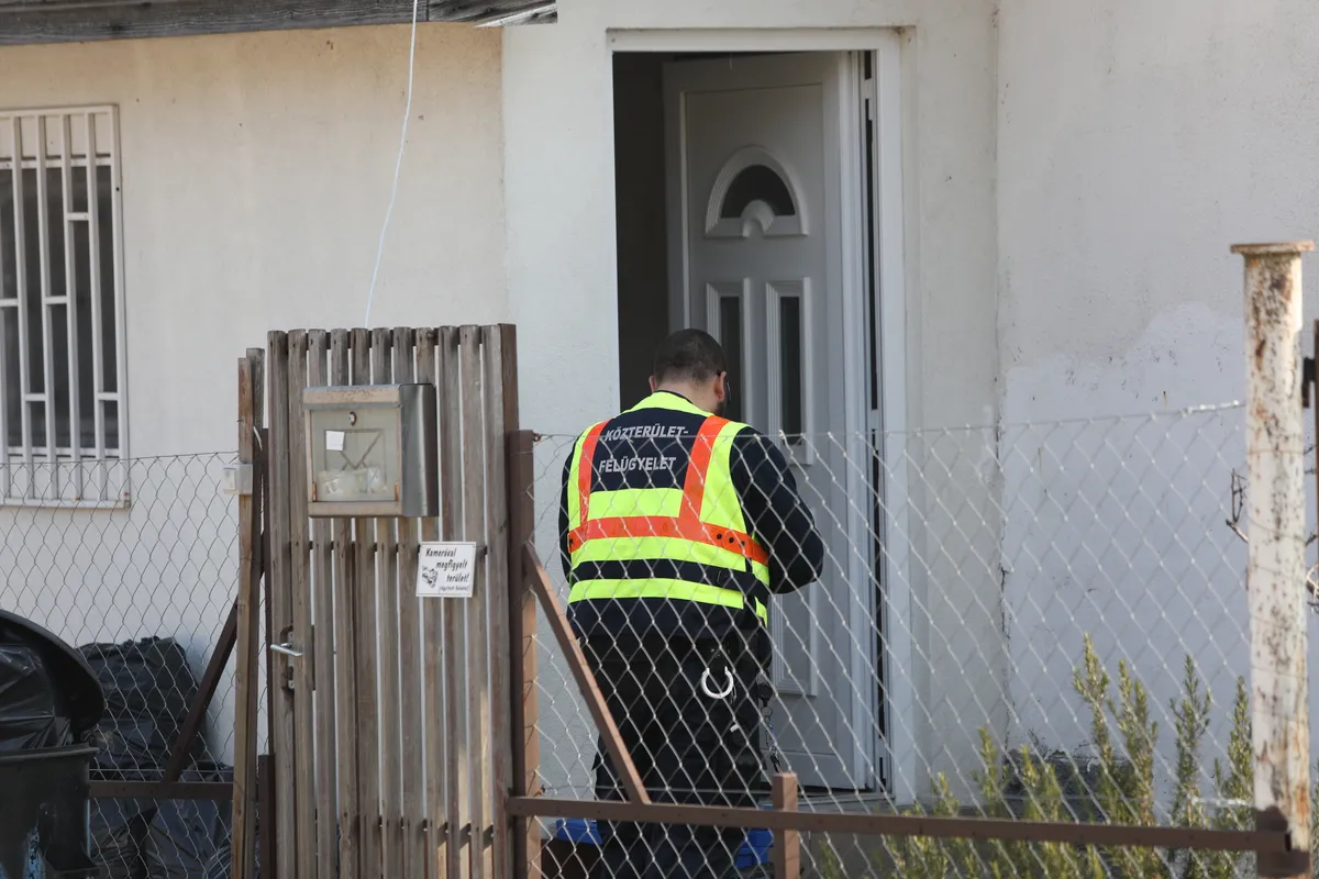 Galla Miklós otthonát rendőrök vették körül