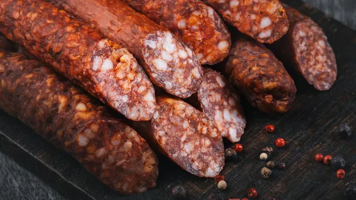 Így készül az ínycsiklandó mangalica szárazkolbász