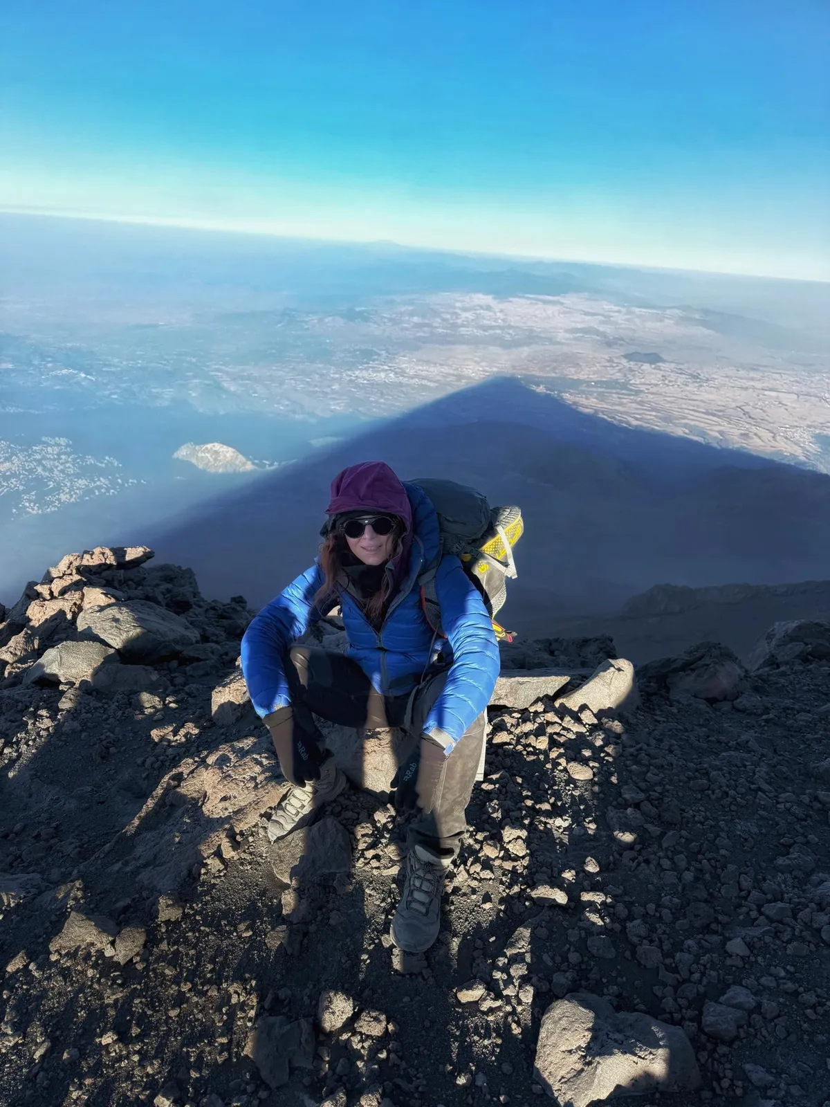 Xénia megpihen a Popocatépetl aktív vulkánon
