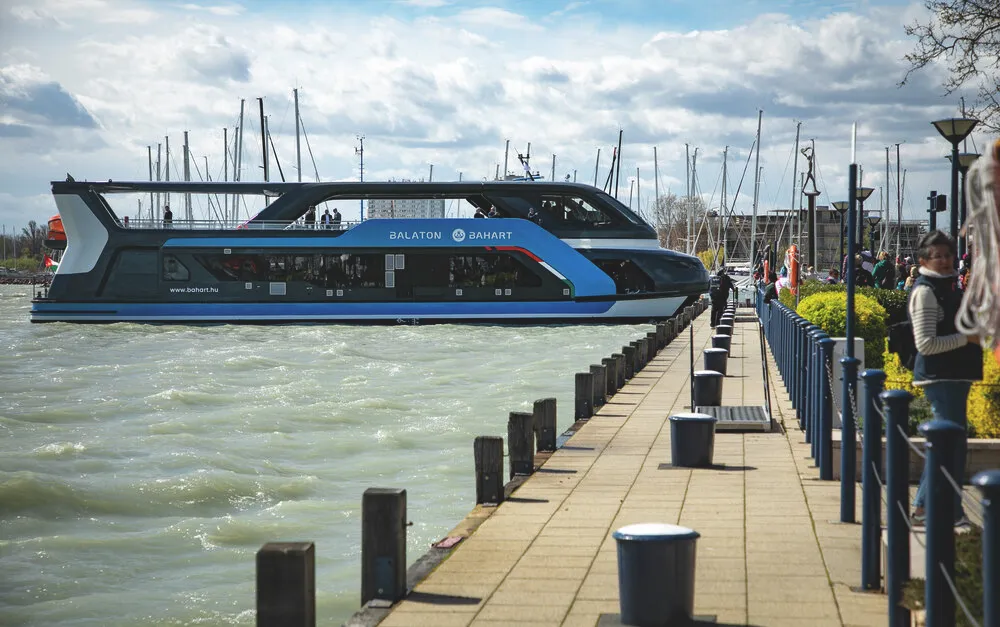 Kezdetét veszi a 180. hajózási szezon a Balatonon.