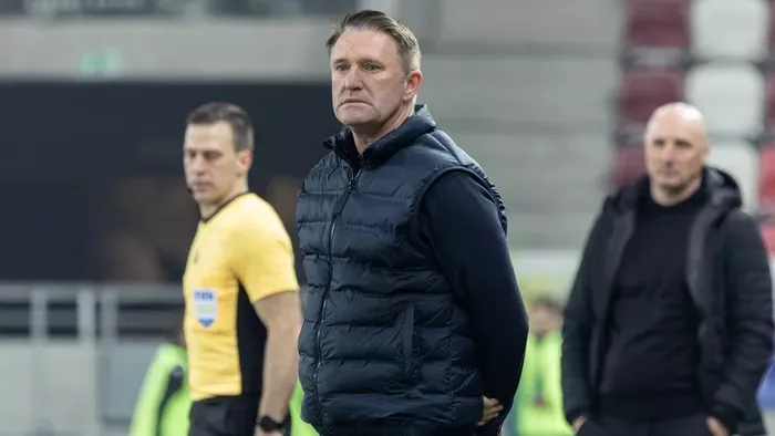 Robbie Keane kiadta a parancsot a játékosainak