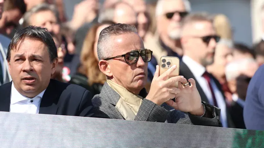 Schobert Norbert hiába kapott sok energiát a Békemenettől, a gyűlölethullám így is utolérte