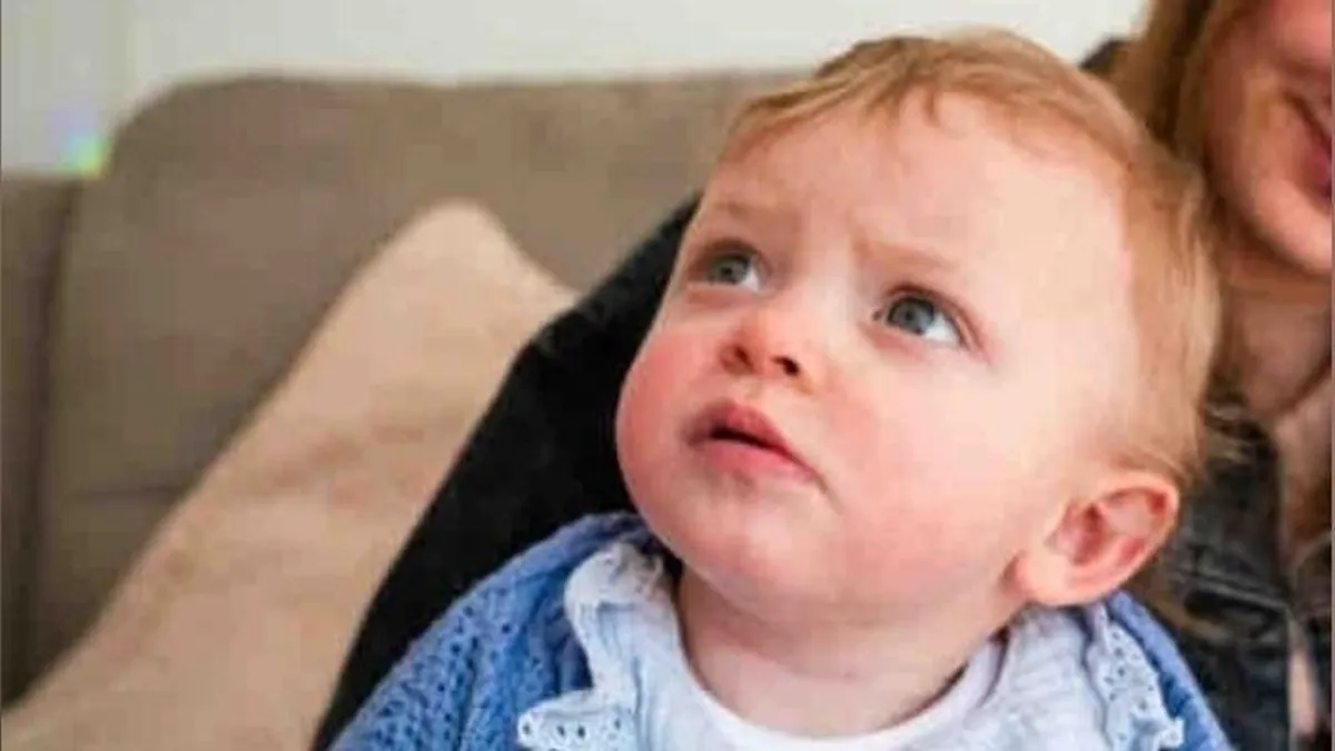 Ez lehet az utolsó születésnapja: rákos anyajegy borítja be a 10 hónapos kislány hátát