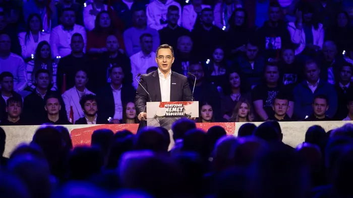 Debrecen polgármestere : A kormánypárt egyre erősebb