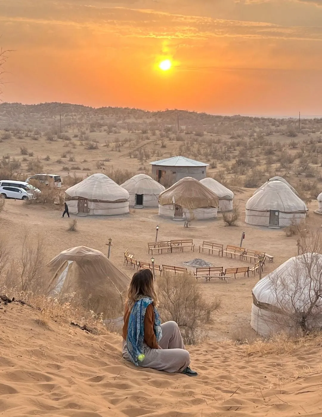 Jurtában is többször aldudt már, a naplemente pedig kötelező programja mindenhol