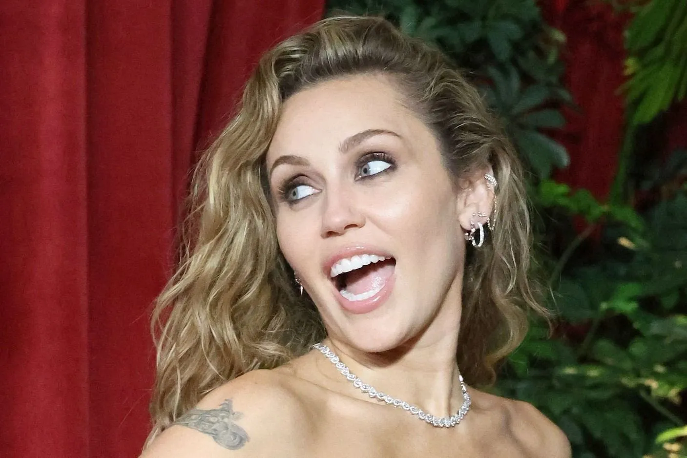 Miley Cyrus titkos, pajzán üzenete mindenkit sokkolt