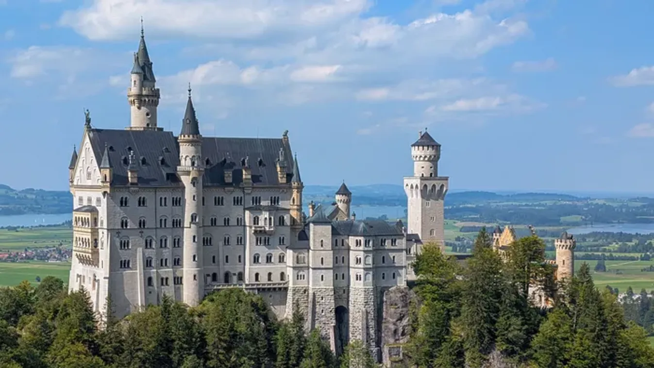 Kedvenc meséink kastélyának falai mögött sötét titok lapul – Egy őrült király megrázó tragédiáját rejti