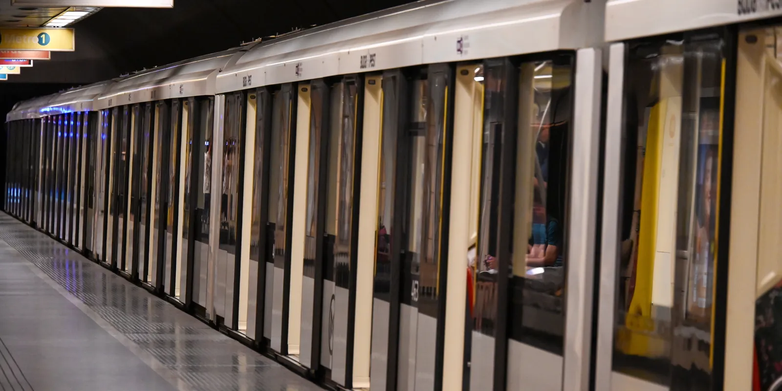 Megbénult a közlekedés Budapesten, nem jár a metró