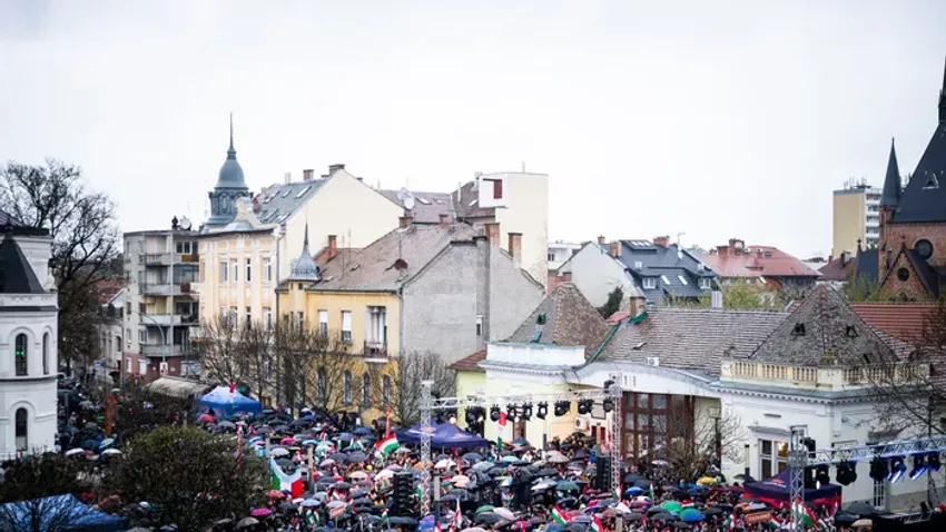Képeken Orbán Viktor országjárásának szolnoki állomása