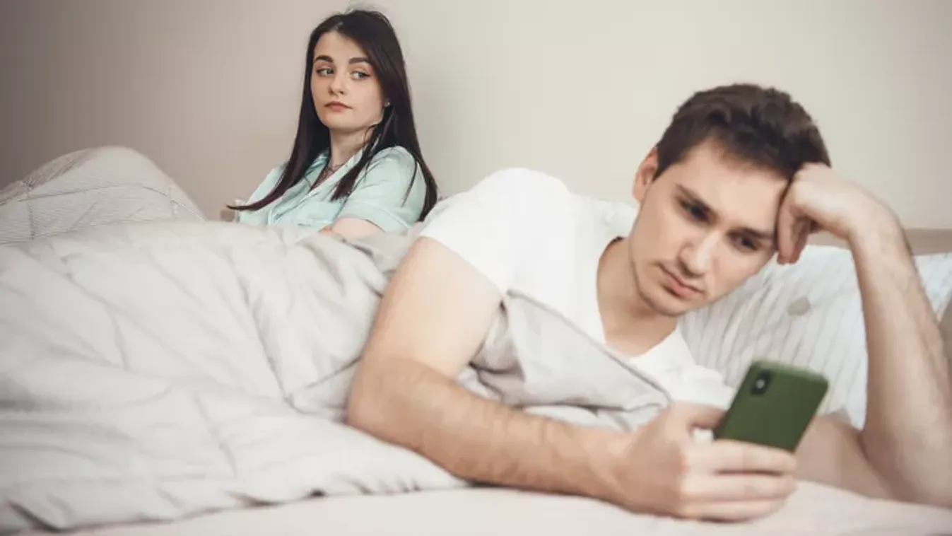 "Felfordult a gyomrom: a férjem a közösségi médiában osztott meg mindent a házasságunkról!"