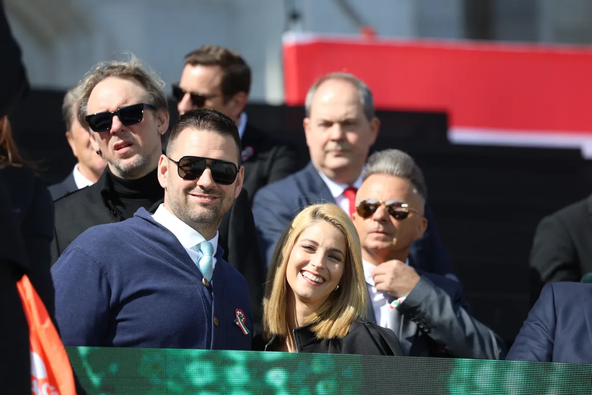 Tóth Szabi remekül érezte magát a nemzeti ünnepségen.